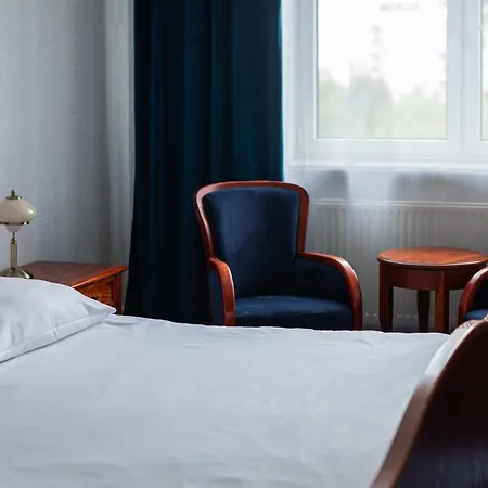 Mistral Hotel 3*