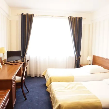 Mistral Hotel 3*